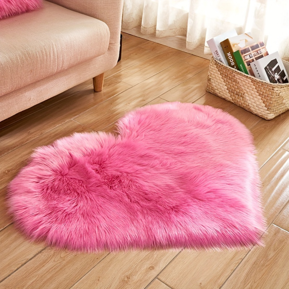 Jessamy Heart Shaped Plush Rug – Rose Red