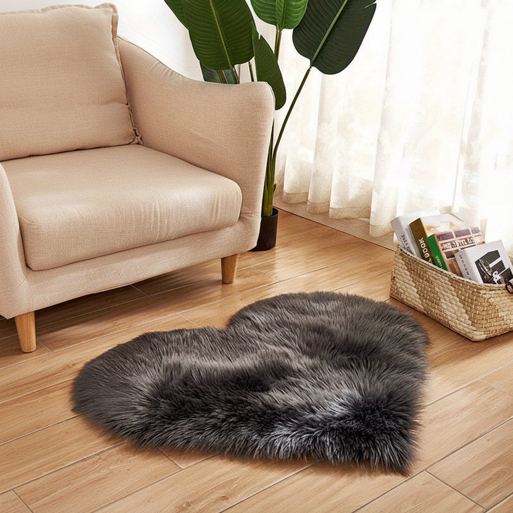 Jessamy Heart Shaped Plush Rug – Dark Grey