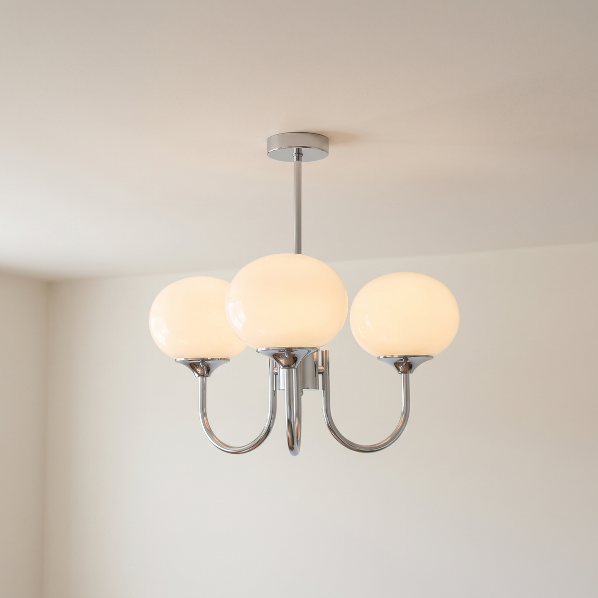 Margaux 3-light chandelier, chrome and white