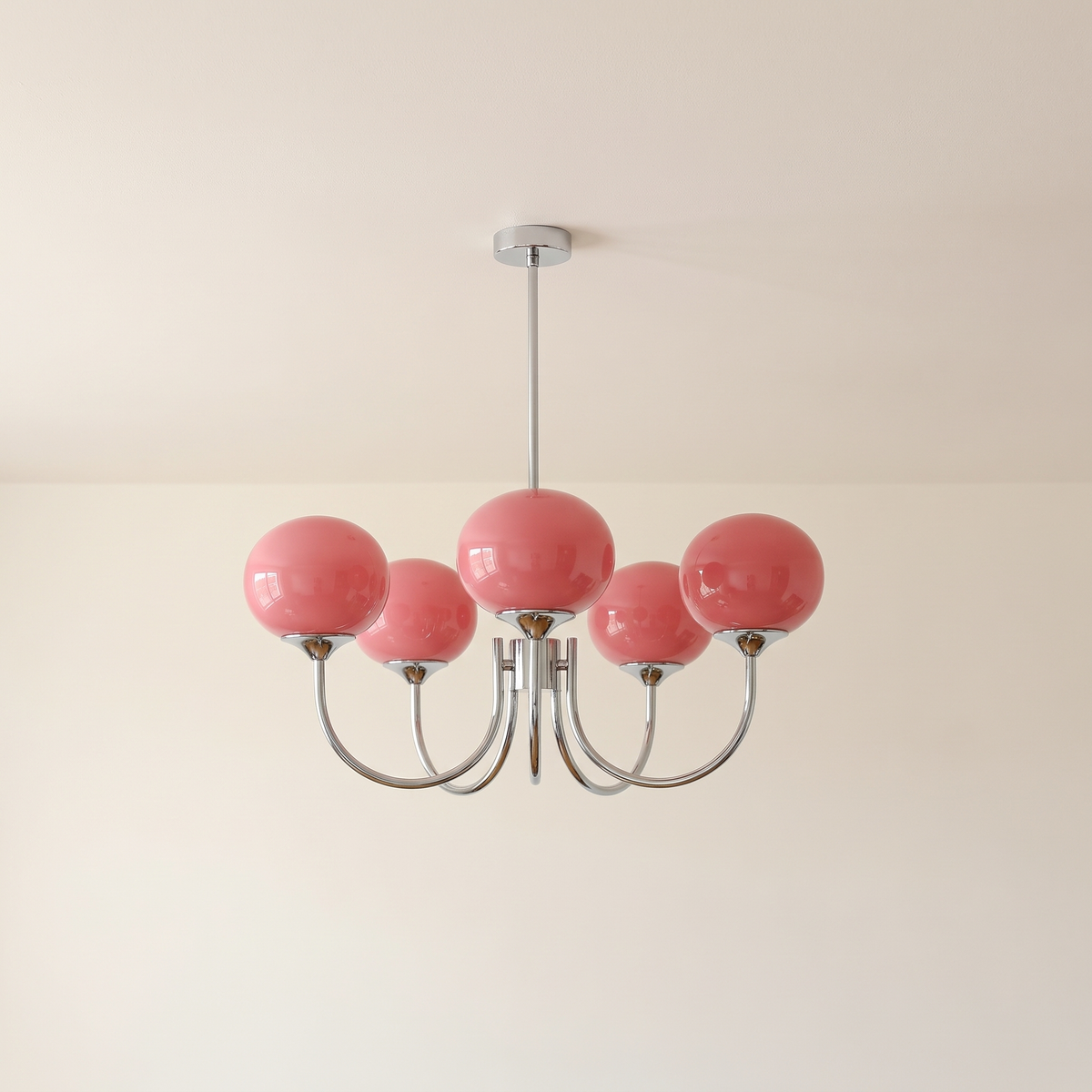 Margaux 5-light chandelier, chrome and pink