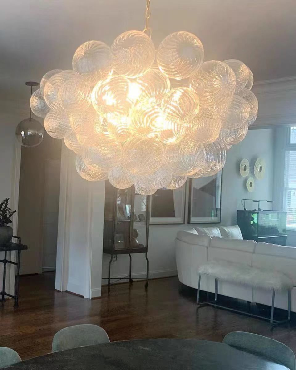 Annika bubble chandelier – lit bubbles, close view