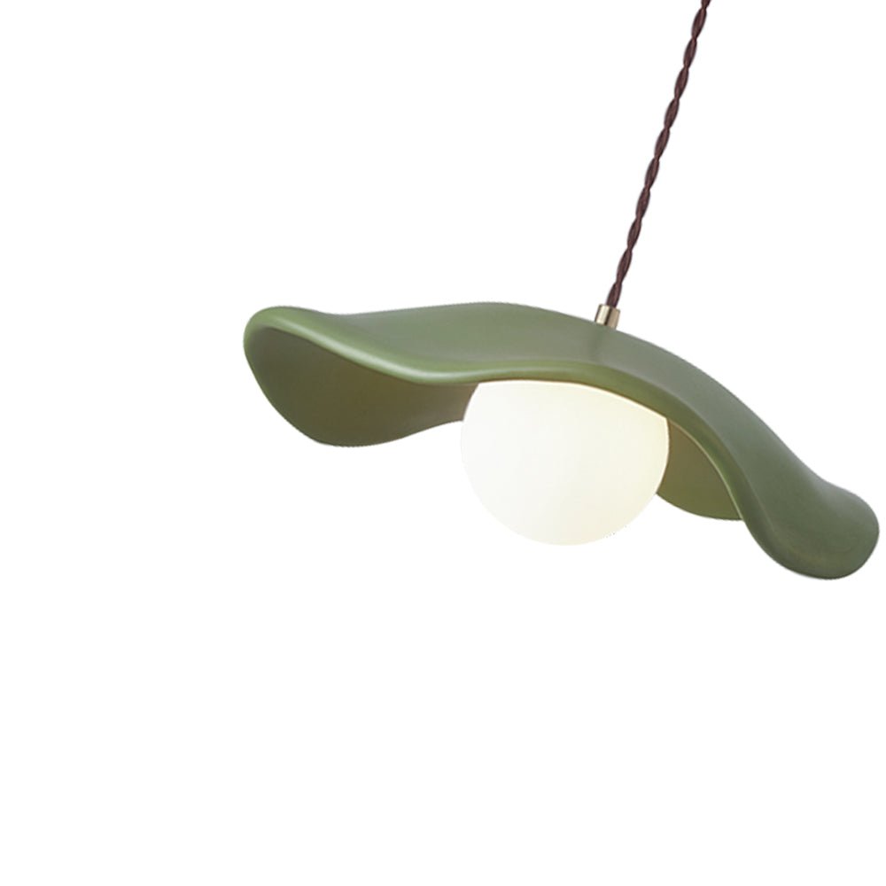 Giselle wavy resin pendant – green shade close-up